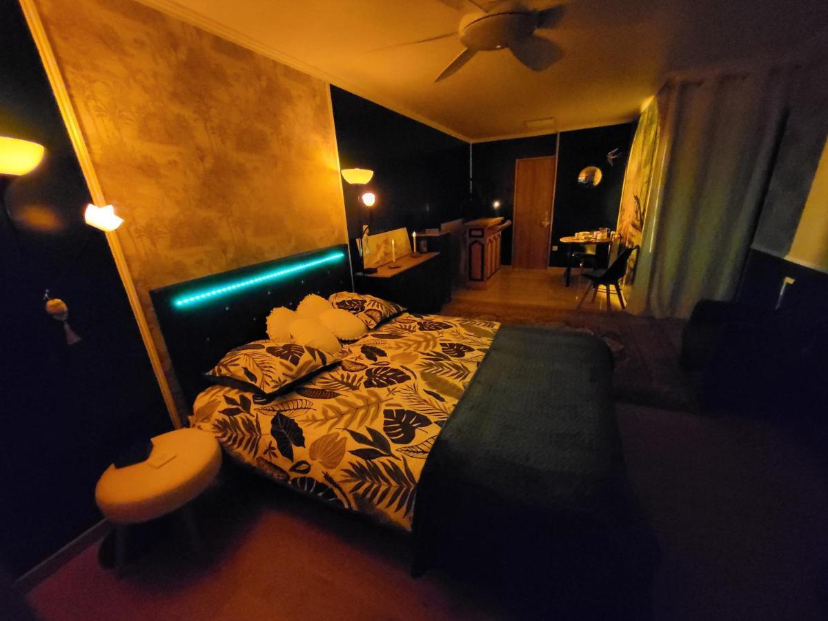 Bed and Breakfast Choisy Le Jacuzzi Exterior foto